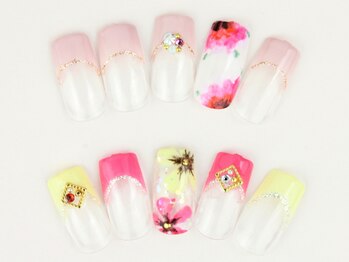 ライトネイルズ イバラキ(light nails IBARAKI)/手書きフラワーネイル♪