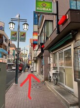 プラスブロウ 亀有店(+brow)/道案内：交番の前をまっすぐです