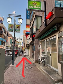 プラスブロウ 亀有店(+brow)/道案内:交番の前をまっすぐです