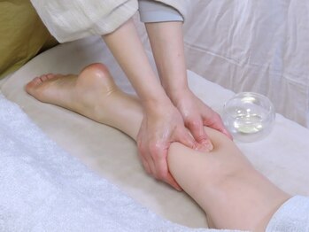 グロウ(glow)の写真/リンパケアで不調知らずの身体へ！お好きな香りを選べる♪アロマに癒されながら、全身の疲れを解消します◎