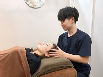 アラキ(ARAKI)/電気バリ美容鍼が受けれます