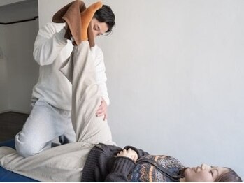 アンホールド(UNHOLD)の写真/【駅近で通いやすさ◎】経験豊富なトレーナーによる本格ストレッチ・整体で体の歪み・痛みを改善！