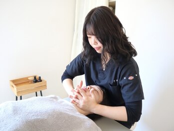 ククナ 桜木町駅前の写真/国家資格の専門知識を基にした小顔矯正！くいしばり/巻き肩/肩こり等の根強い悩み解消◎[桜木町/横浜]