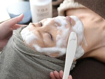 ルーセントアンドコー(Lucent&Co.)の写真/\潤いに満ちた水光肌/ダウンタイムのいらない剥かないピーリング〈グレーズソフトピール〉で水光美肌へ♪