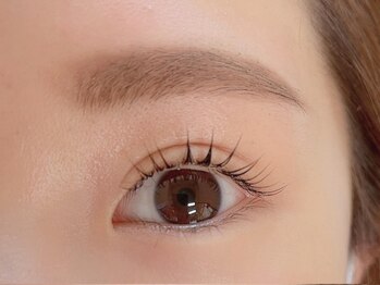 ナチュリー バイ ヌンク(Naturry byNUNC)の写真/【当店人気No.1】眉スタイリング&似合わせまつ毛パーマ¥11000自然に盛れるナチュラル感は大人女性に◎