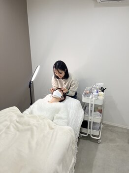 フィルムス(FILMS.)/まつ毛パーマの施術風景です