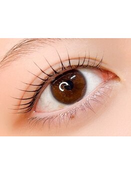 ナチュラル上品な目元にしたい