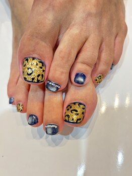 秋フットネイル