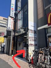 プラスブロウ 亀有店(+brow)/道案内：マクドナルド隣のビル