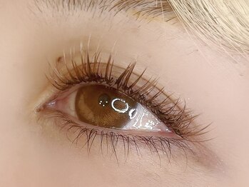 エメル(Emer)/《ブラウンカラー》