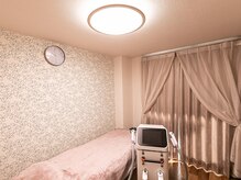 エステルーム小顔/フェイシャル/脱毛/ヘッドスパ/シミ/たるみ