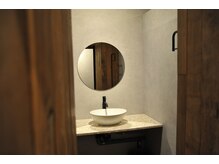 warp 高輪台【パーソナルジム・ストレッチ・マットピラティス】の雰囲気(個室のパウダールーム、ウエアは無料レンタル)