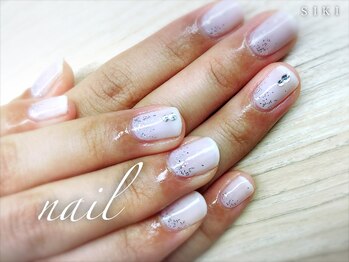 シキ(SIKI)/乳白色ワンカラーネイル