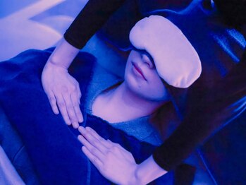 ニックピック(NicPic)の写真/【1日3組限定】快眠コース100分 ◆ドライヘッドスパ＋フットスパ＋首肩背中・目の疲れケア￥10000