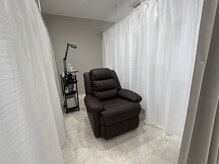 半個室で周りを気にすることなくゆっくりして頂けます！#眉毛