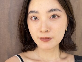 フー(fuu)の写真/ 【横顔まで美しい、大人の品格】私らしさを引き出す繊細なデザイン。自然体なのに、どこか惹き込まれる瞳