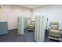 ユニゾン 三国ヶ丘(Unison)の雰囲気（ソファーベッドでくつろぎながらマツエク.まつパ.眉waxオススメ）