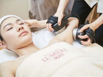 ルミエ パリ 大丸芦屋店の写真/【この夏こそ理想のBODYに】燃焼×筋力UP！こだわりの痩身マシンで結果の出せるケアを★