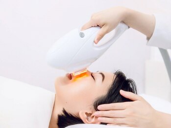 パルフェ ラッシュ 勝どき(Parfait Lash)の写真/【BBL光フェイシャル】ファンデーションに頼らない。光の力で、内側から発光する透明感を。