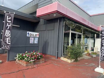 トム トム/2号店のトイレはお外になります
