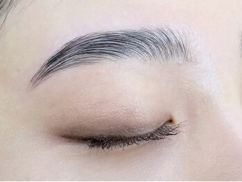 プラスアイ 銀座中央通り店/ハリウッドブロウ 担当:長野