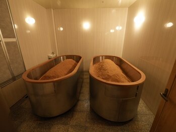 えん発酵温熱木浴 代々木上原店の写真/【疲れた心と身体をリセット】発酵の温もりに包まれ深くほぐれる贅沢なひととき。日常に寄り添うご褒美温浴