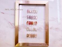 ネイルホリックの雰囲気（各席の間隔をあけパーテーションを設置。常時換気を行っています）