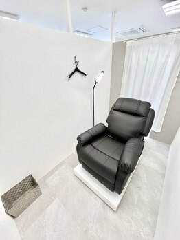 ロレインブロウ 近江八幡店/個室内の写真です