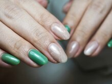 ミーナネイル(miinanail)/グリーン&ニュアンスネイル