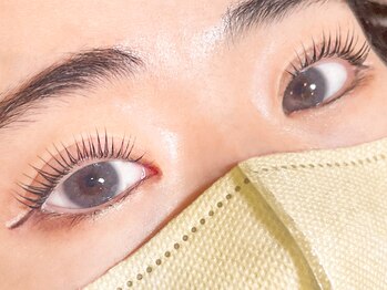 モルレーヴ(MOLREVE)の写真/【ちょこっとしたこだわりでモチも抜群に♪】全個室でゆっくりリラックスしながら理想の目元へ★☆