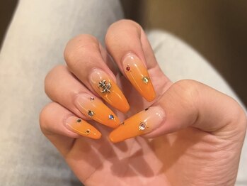 ルナ 烏丸店(Luna)の写真/長さを出したい方、爪が弱くてお悩みの方にもオススメ!豊富なスカルプメニューで健康的で華やかな指先に◎