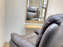 ふかふかソファーベッドで施術中ゆっくりお過ごしいただけます