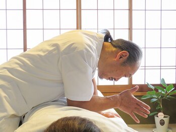 しおや整体院/施術風景2