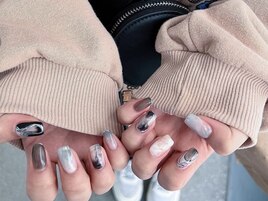 モノトーンもやもやネイル