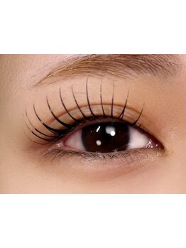 ナチュラル上品な目元にしたい