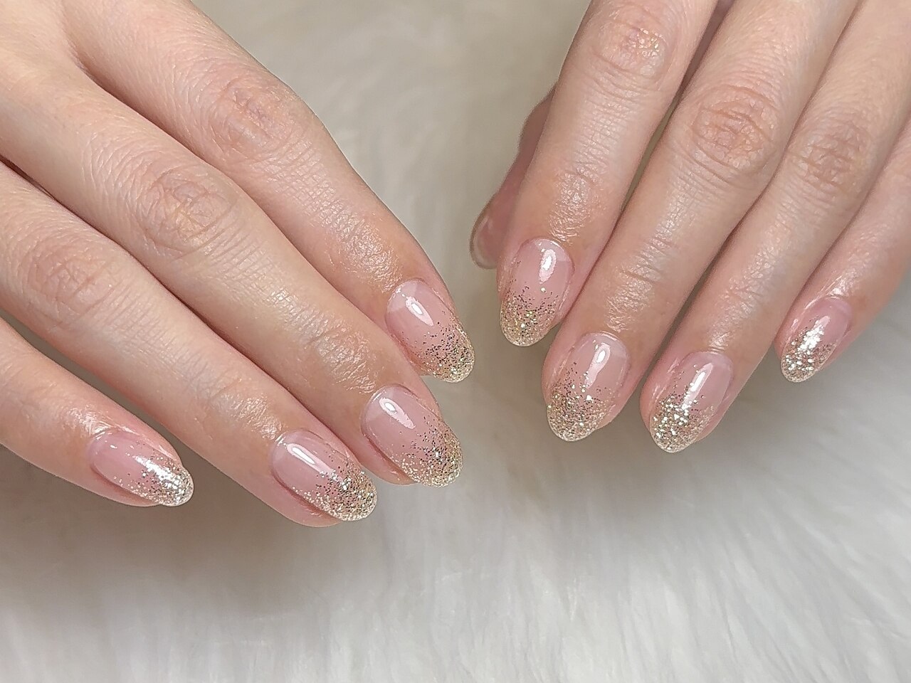 2025年-2026年冬トレンド】シルバーのネイルデザイン集｜人気順｜6