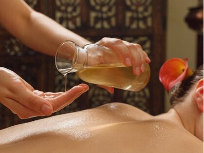 アーユルヴェーダLotus【シローダラー|アヴィヤンガ|ヘッドスパ|痩身】の写真