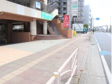 スーパースリムダイエット茅ヶ崎 茅ヶ崎整体院/お客様駐車場入り口（国１沿い）