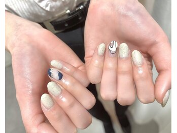 ネイルサロン ティフィン(tiffin)/~非対称アート~