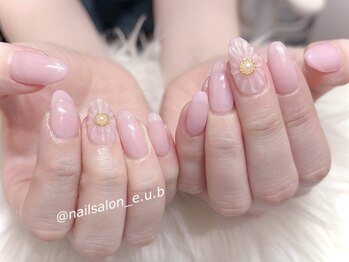 イーユービー(E.U.B)/ぷっくりフラワーネイル