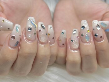 ネイルキュート アンド クールラッシュ 亀有店(nailcute & CoolLash)の写真/【定番人気★持ち込みOK!90分お好きなアートやり放題】スタッズ、スワロ、フィルムなど種類豊富♪
