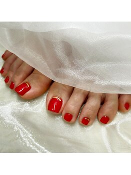 フルールシュア(fleur sr.)/王道の赤フットネイル♪