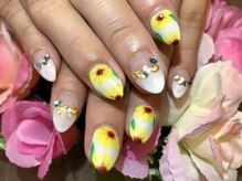 プラハネイル(+HER 美甲)/手描き向日葵