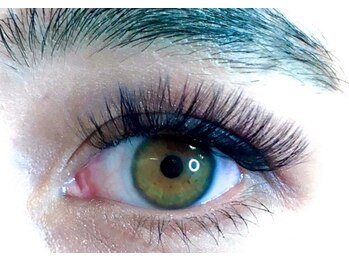 ハニービー(Honey B)/ボリューミーな目元に♪