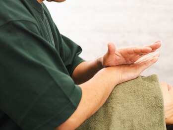 足心(あしん)/目元から額、頭、首筋まで