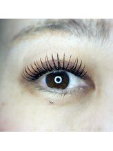 アロンジー(Allonsy)/あちこち向かないマツエクつけ放