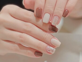 ユイネイル(Yui Nail)の写真/カラー500種類と豊富に展開!オフィスネイルや日常に溶け込むシンプルなデザインまで◎