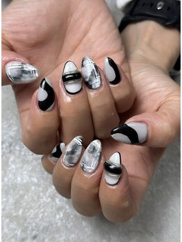 フラワーズネイル(flowers nail)/モノクロ海外ガールネイル