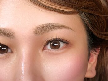 ジーニー(Genie)の写真/【完全個室の贅沢空間】骨格に合わせた黄金比×似合わせ眉で垢抜け顔へ◎朝のメイクも驚くほどスムーズに♪