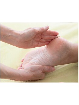 イシスビューティー/カサカサかかとをスベスベに